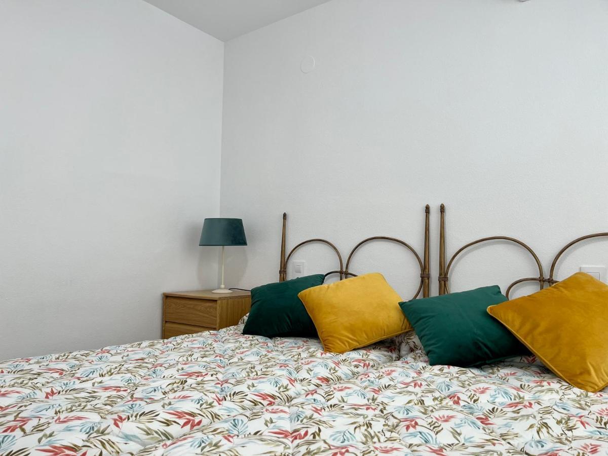 Modern Apartment On The Beach With Pool Calpe Bagian luar foto
