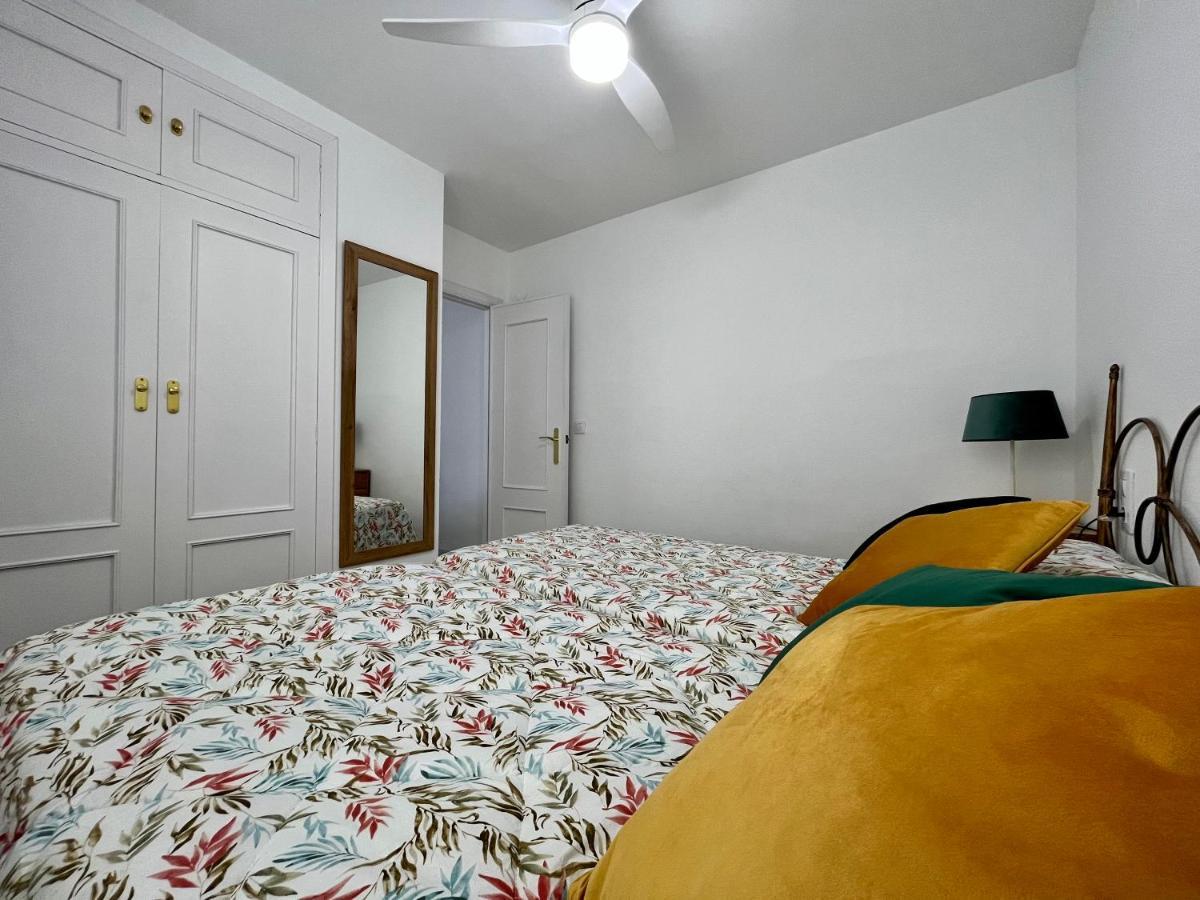 Modern Apartment On The Beach With Pool Calpe Bagian luar foto