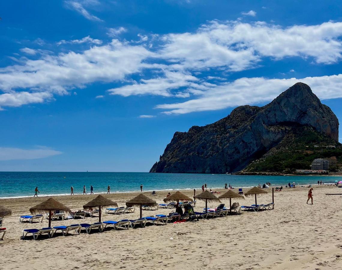 Modern Apartment On The Beach With Pool Calpe Bagian luar foto