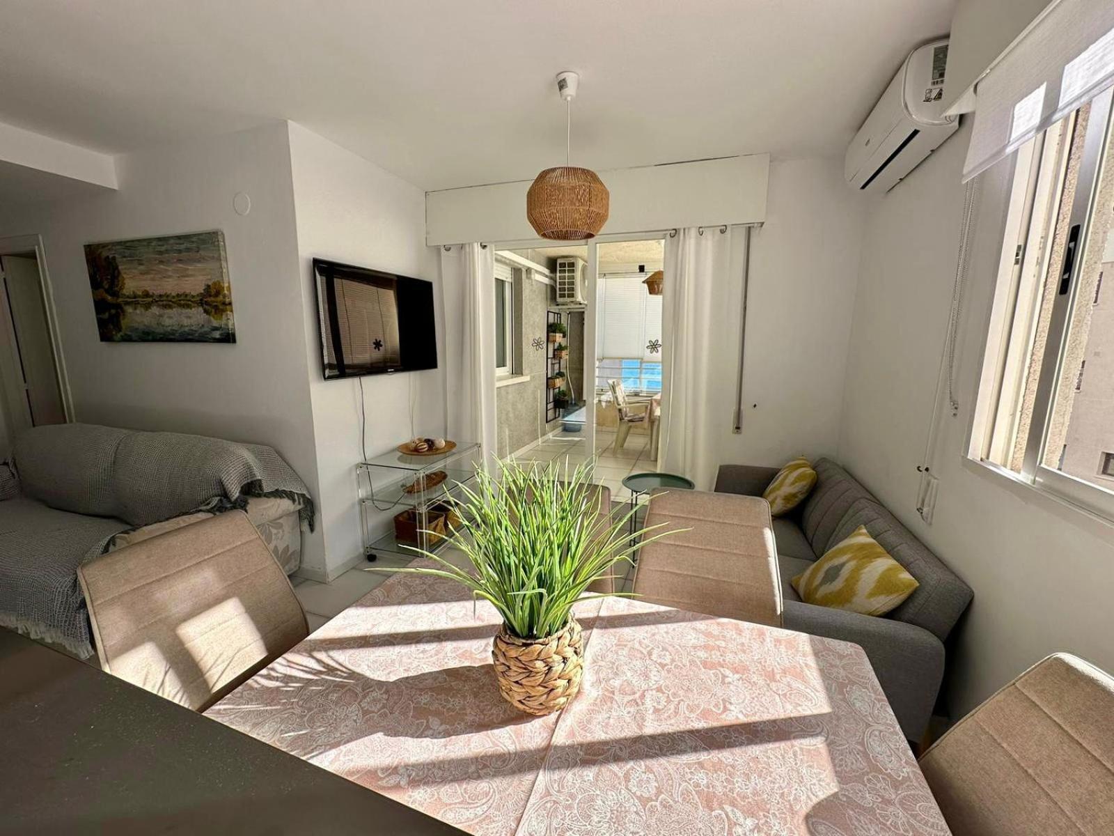Modern Apartment On The Beach With Pool Calpe Bagian luar foto